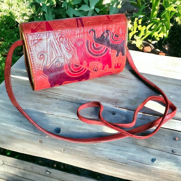 ELEPHANT PAINTED HAND TOOLED LEATHER Crossbody Handbag Purse Made in Ind… - Picture 4 of 10